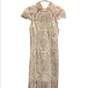 Gorgeous women’s lace detail dress - size Medium